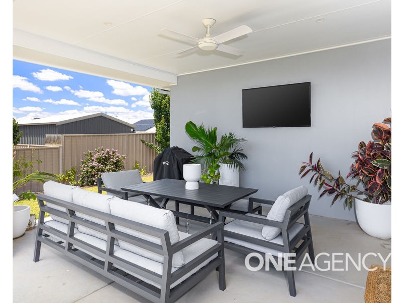 15 WATERHOUSE AVENUE, Lloyd NSW 2650