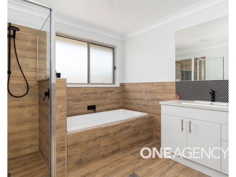 33 PARADISE DRIVE, Gobbagombalin NSW 2650