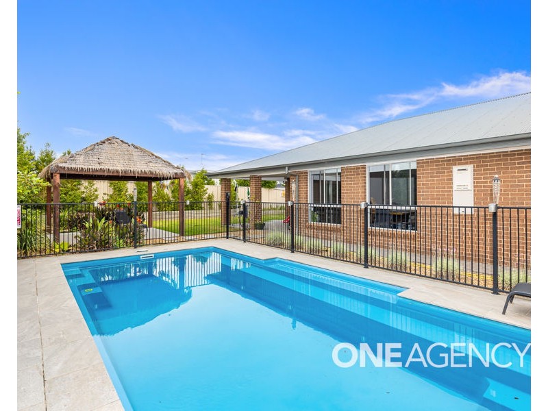 33 PARADISE DRIVE, Gobbagombalin NSW 2650