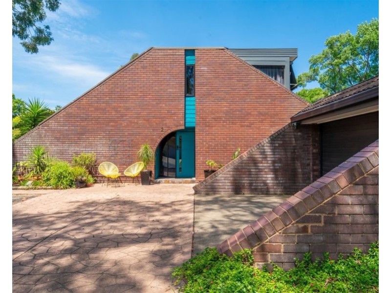 2 PAISLEY STREET, Lake Albert NSW 2650