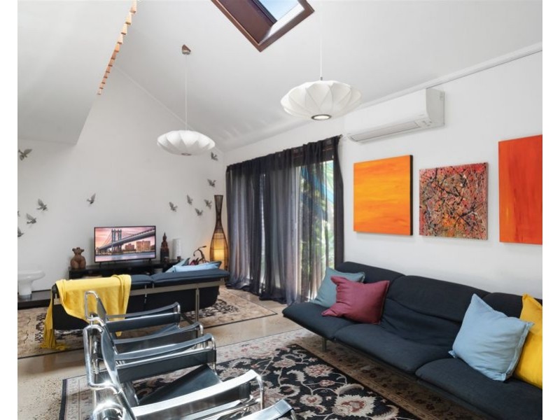 2 PAISLEY STREET, Lake Albert NSW 2650