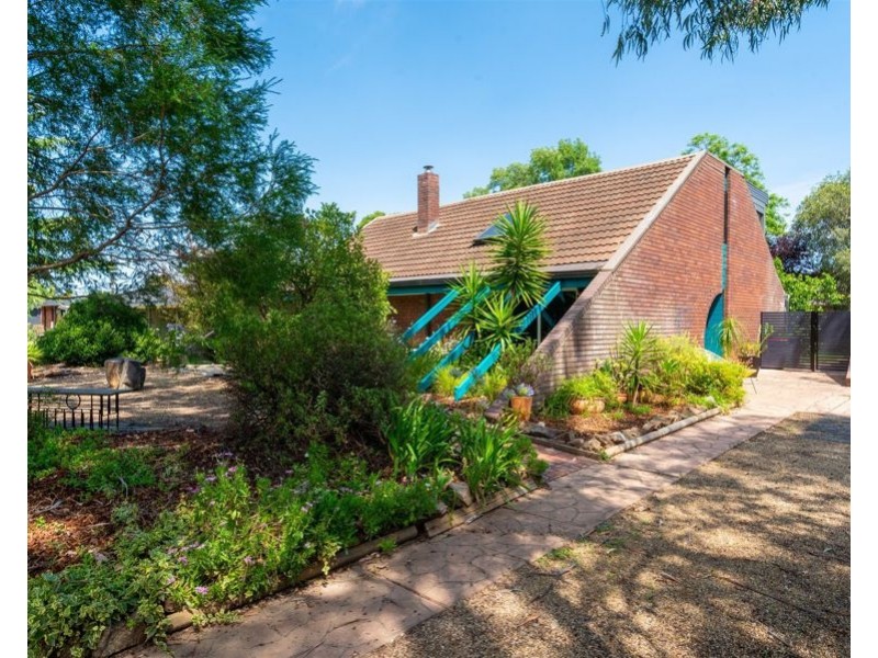 2 PAISLEY STREET, Lake Albert NSW 2650