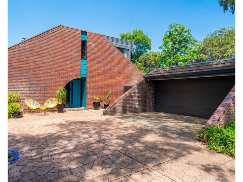 2 PAISLEY STREET, Lake Albert NSW 2650