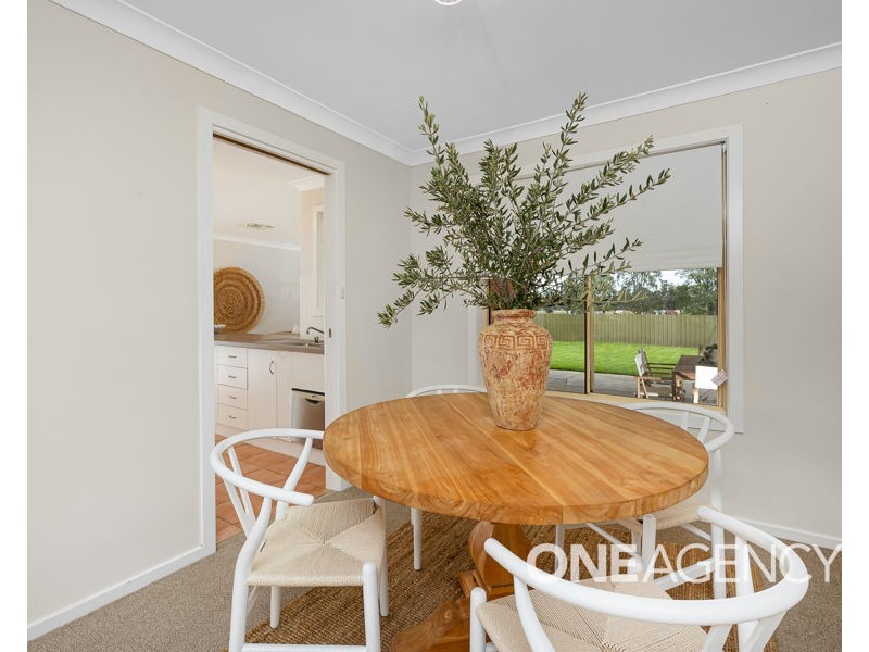 10 TRUSCOTT DRIVE, Ashmont NSW 2650