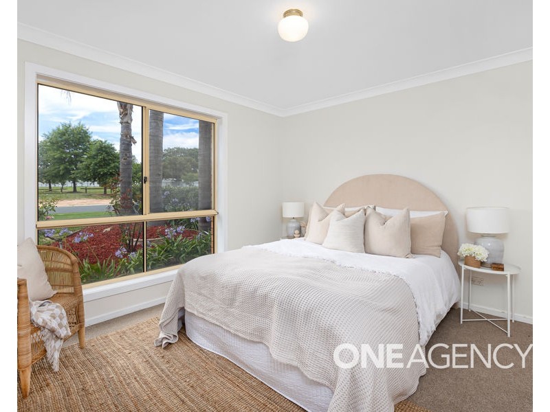 10 TRUSCOTT DRIVE, Ashmont NSW 2650