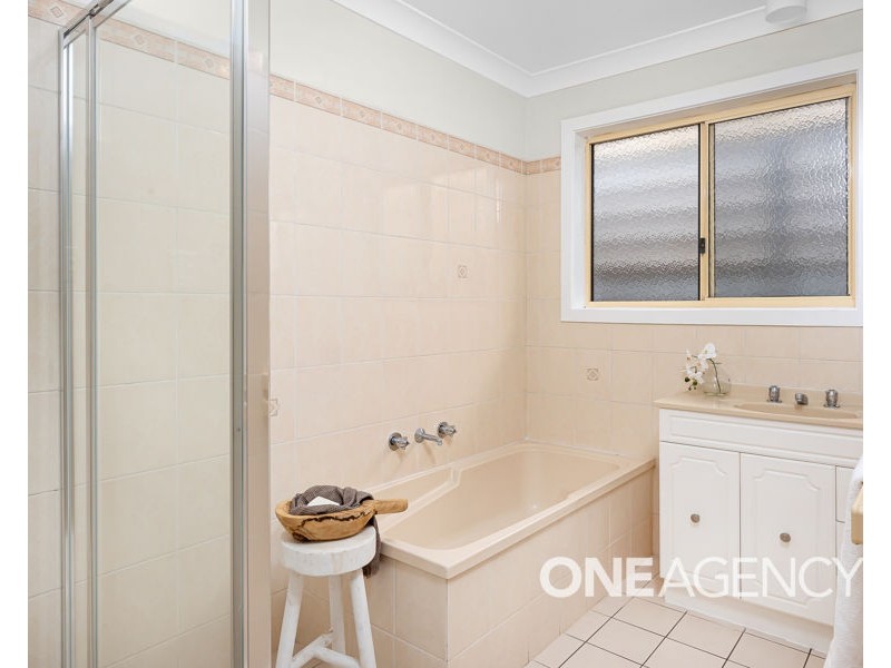 10 TRUSCOTT DRIVE, Ashmont NSW 2650