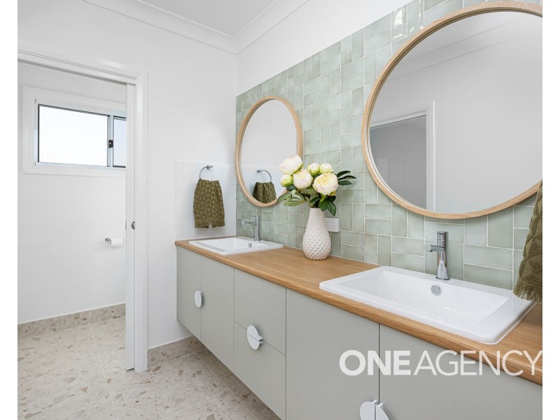 118 VALENCIA DRIVE, Gobbagombalin NSW 2650