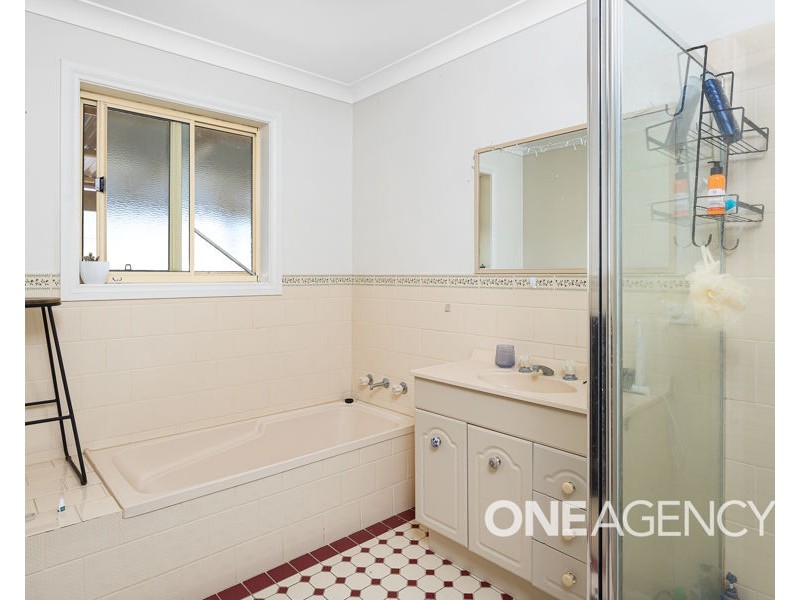 1 KINCORA PLACE, Bourkelands NSW 2650