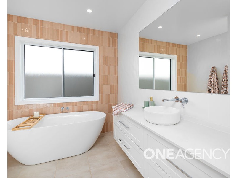 138 VALENCIA DRIVE, Gobbagombalin NSW 2650