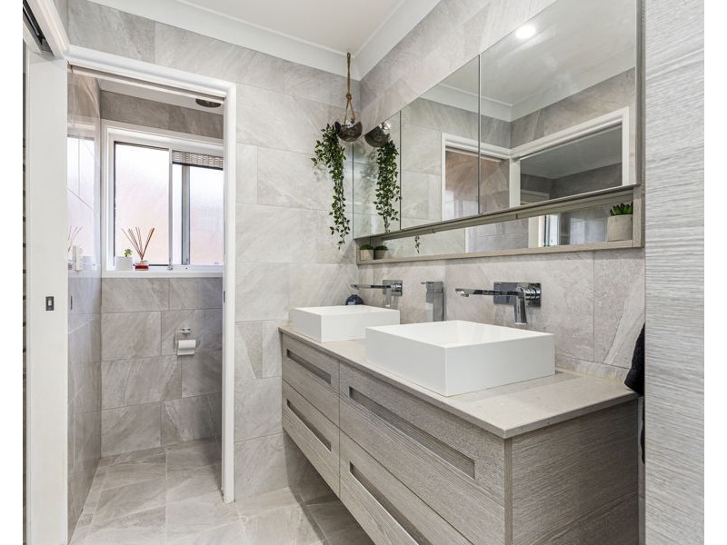 20 MISSOURI AVENUE, Tolland NSW 2650