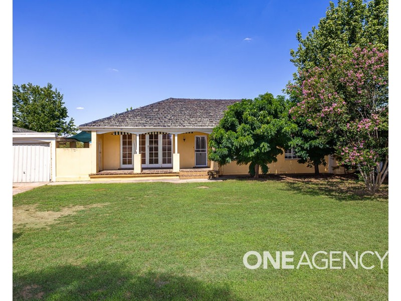 97 GROVE STREET, Kooringal NSW 2650