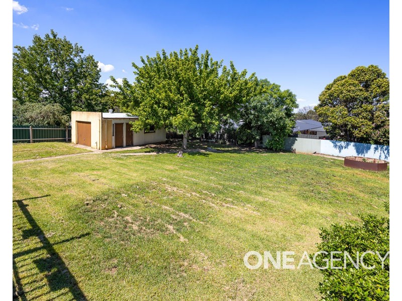 97 GROVE STREET, Kooringal NSW 2650