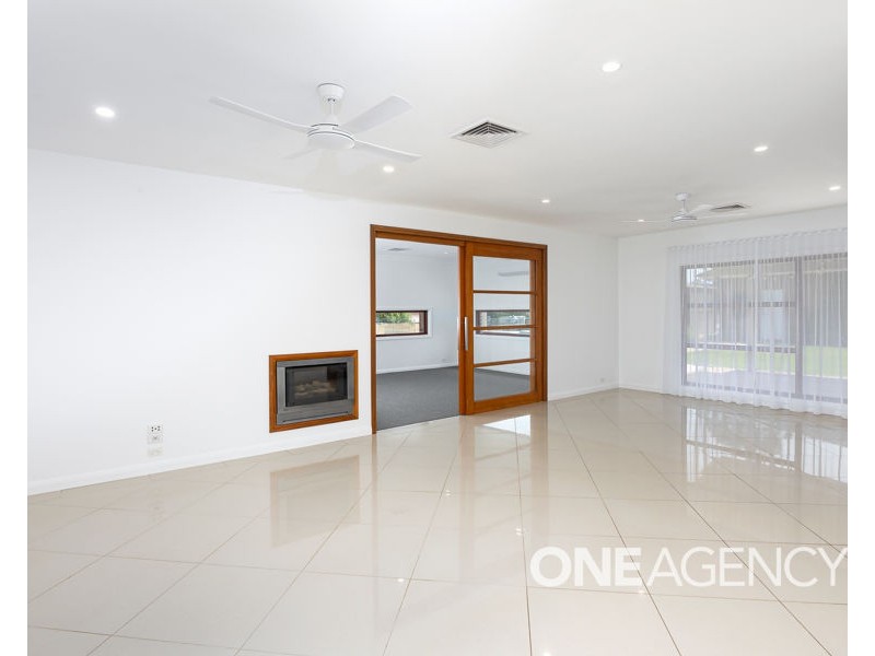 8 GLENOAK DRIVE, Springvale NSW 2650