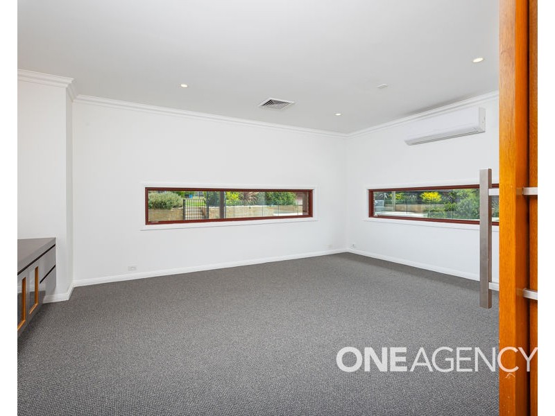 8 GLENOAK DRIVE, Springvale NSW 2650