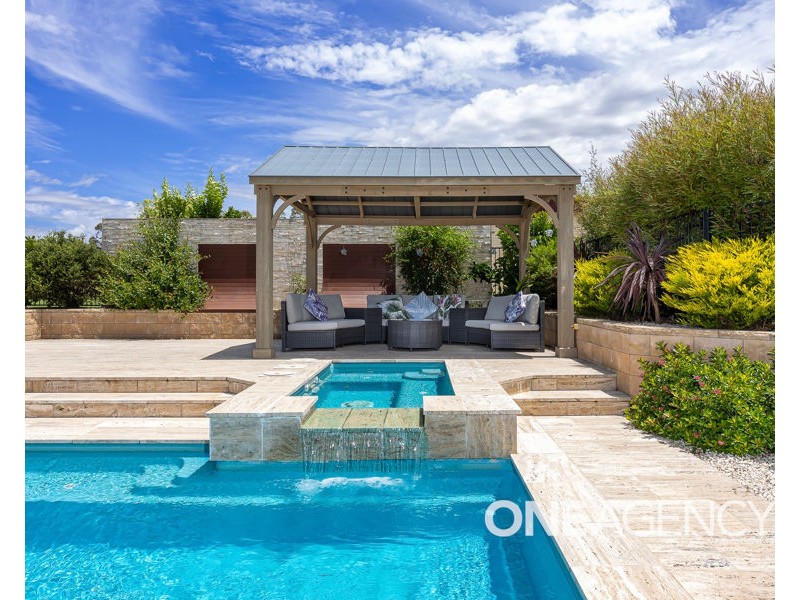 8 GLENOAK DRIVE, Springvale NSW 2650