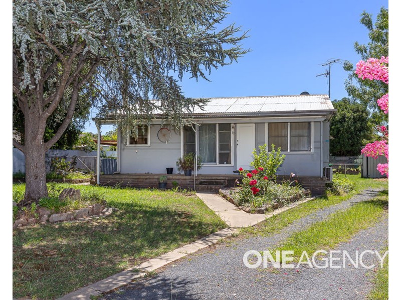 19 COCHRANE STREET, Kooringal NSW 2650