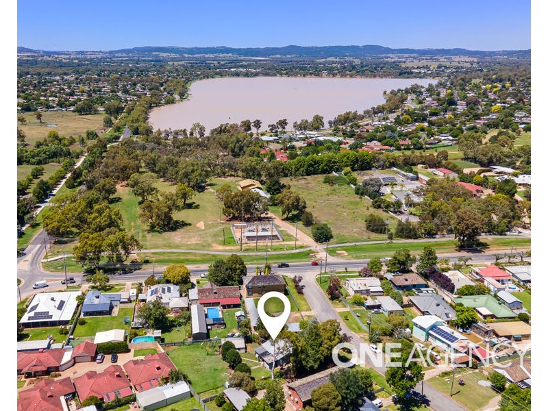 19 COCHRANE STREET, Kooringal NSW 2650