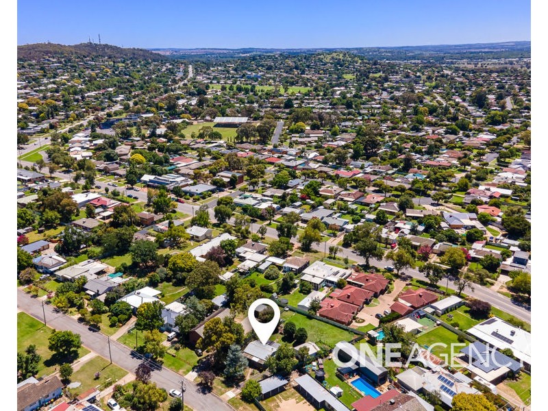 19 COCHRANE STREET, Kooringal NSW 2650