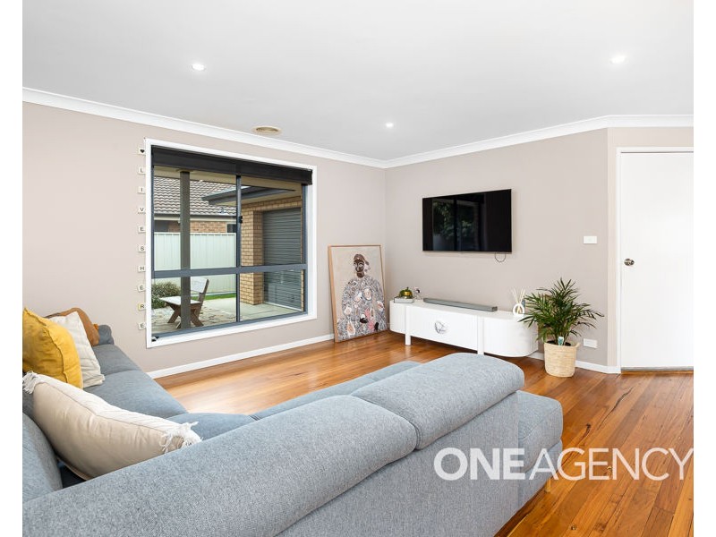 8 WALLA PLACE, Glenfield Park NSW 2650