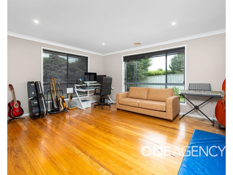8 WALLA PLACE, Glenfield Park NSW 2650