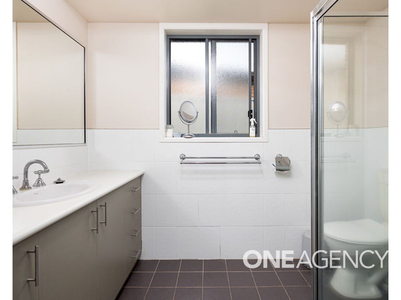 8 WALLA PLACE, Glenfield Park NSW 2650