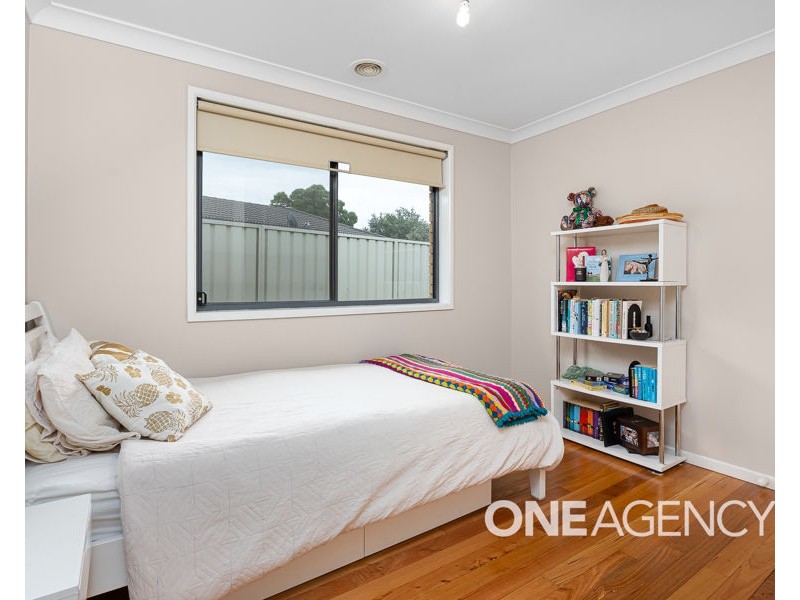 8 WALLA PLACE, Glenfield Park NSW 2650