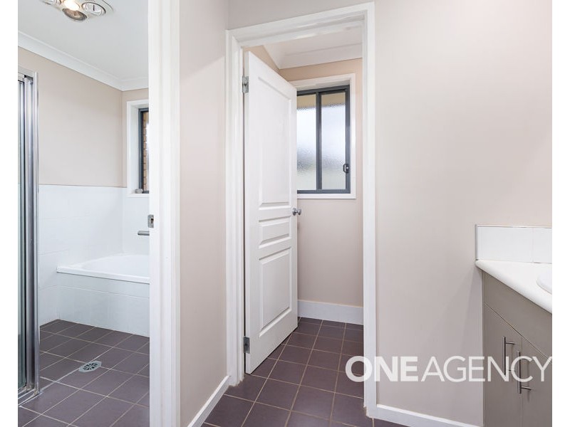 8 WALLA PLACE, Glenfield Park NSW 2650