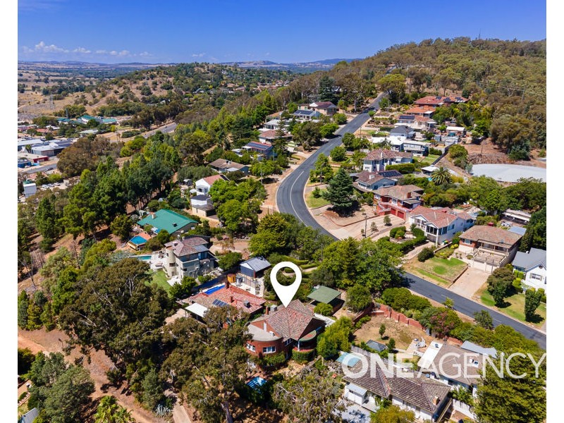 7 BEAUTY POINT AVENUE, Turvey Park NSW 2650