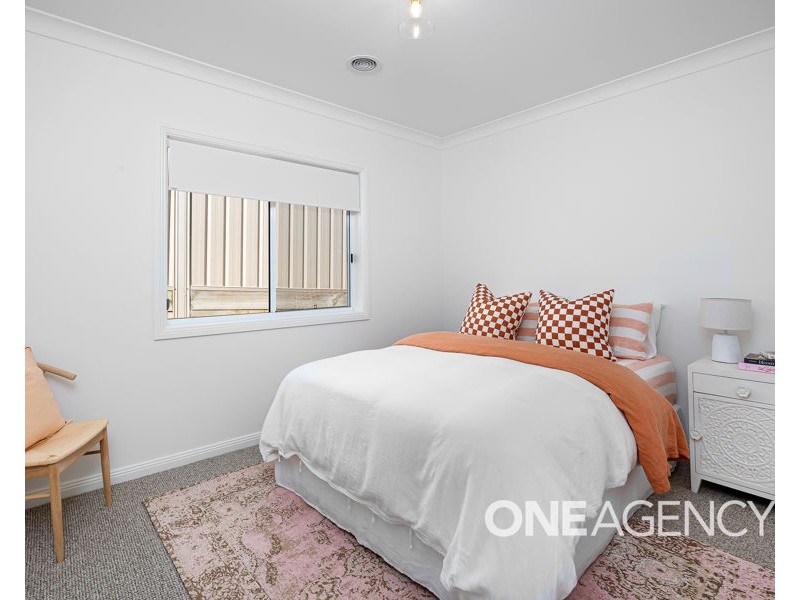 15 BENNELONG CRESCENT, Lloyd NSW 2650
