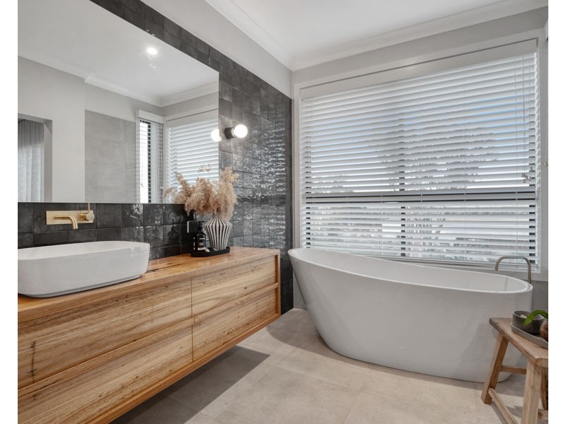 28 MATILDA CRESCENT, Gumly Gumly NSW 2652