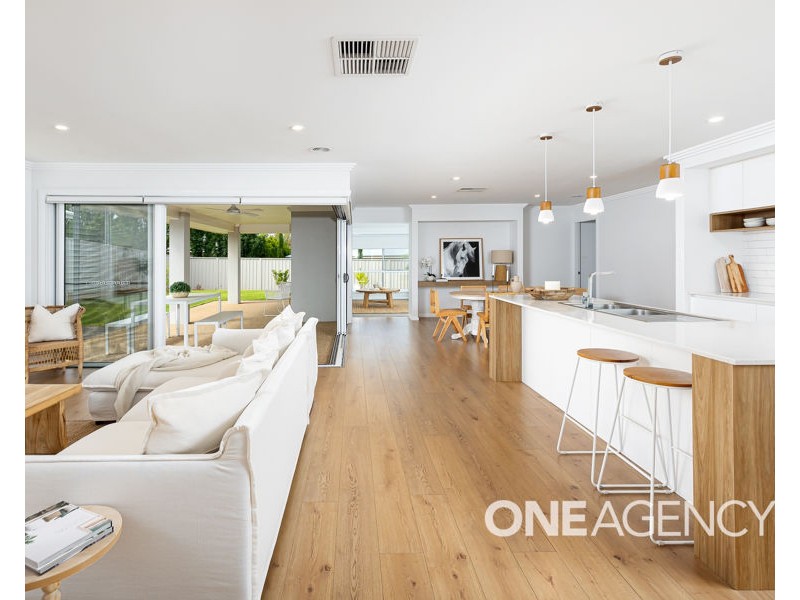 11 WIVEON STREET, Gobbagombalin NSW 2650