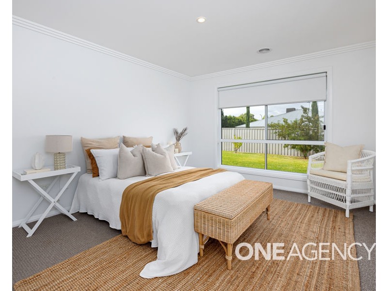 11 WIVEON STREET, Gobbagombalin NSW 2650