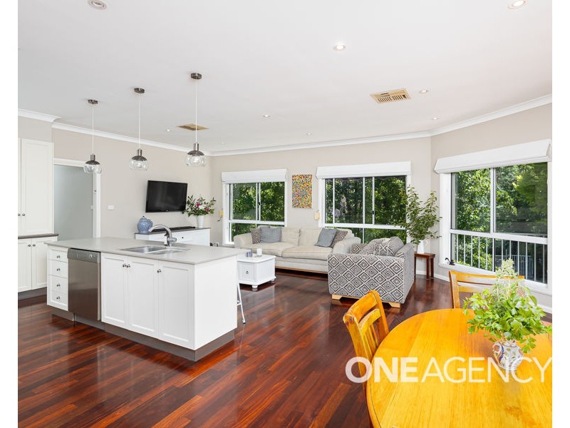 12 DEPAZZI PLACE, Lake Albert NSW 2650