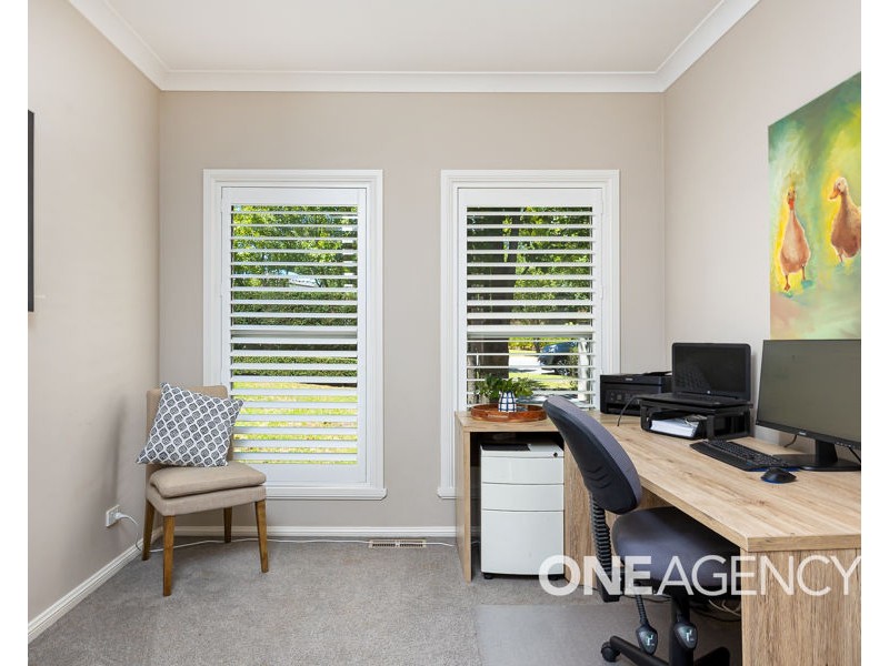 12 DEPAZZI PLACE, Lake Albert NSW 2650