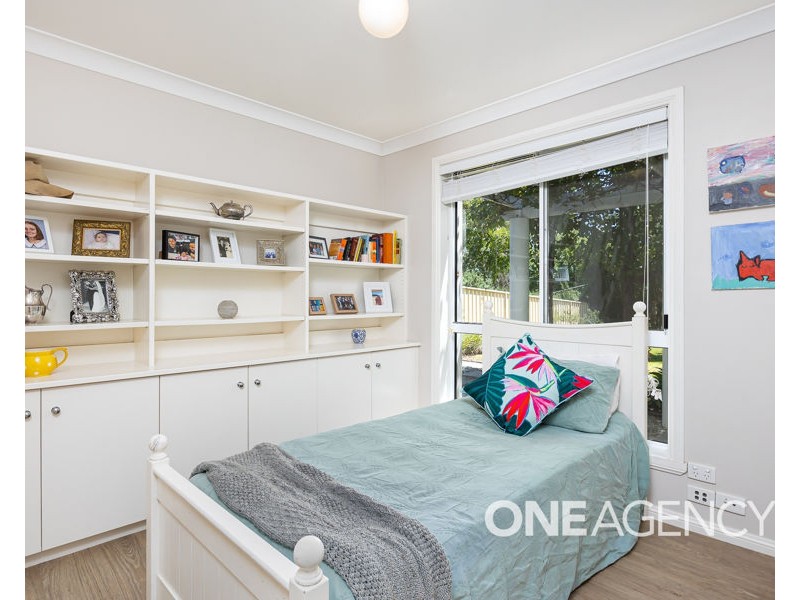 12 DEPAZZI PLACE, Lake Albert NSW 2650