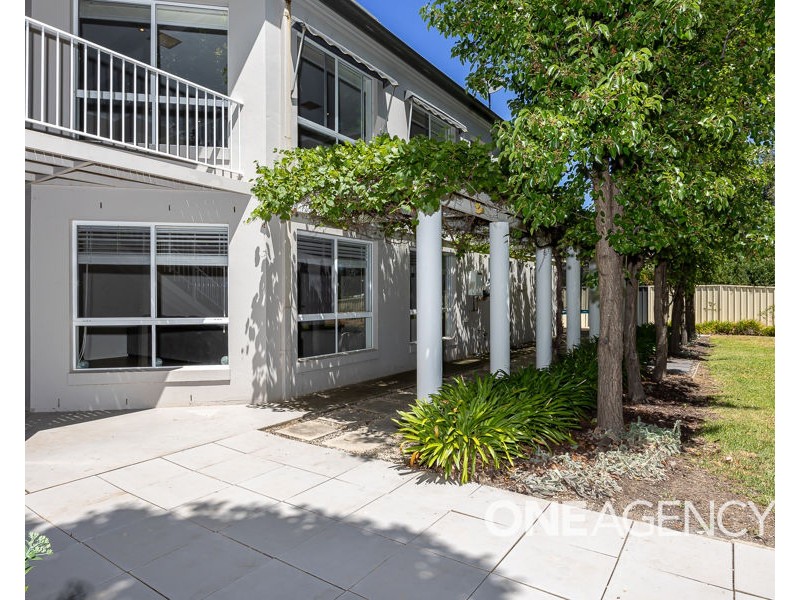 12 DEPAZZI PLACE, Lake Albert NSW 2650