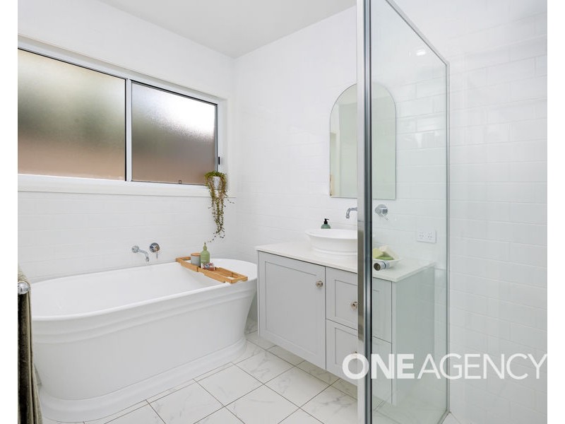 12 BONDI CRESCENT, Gobbagombalin NSW 2650