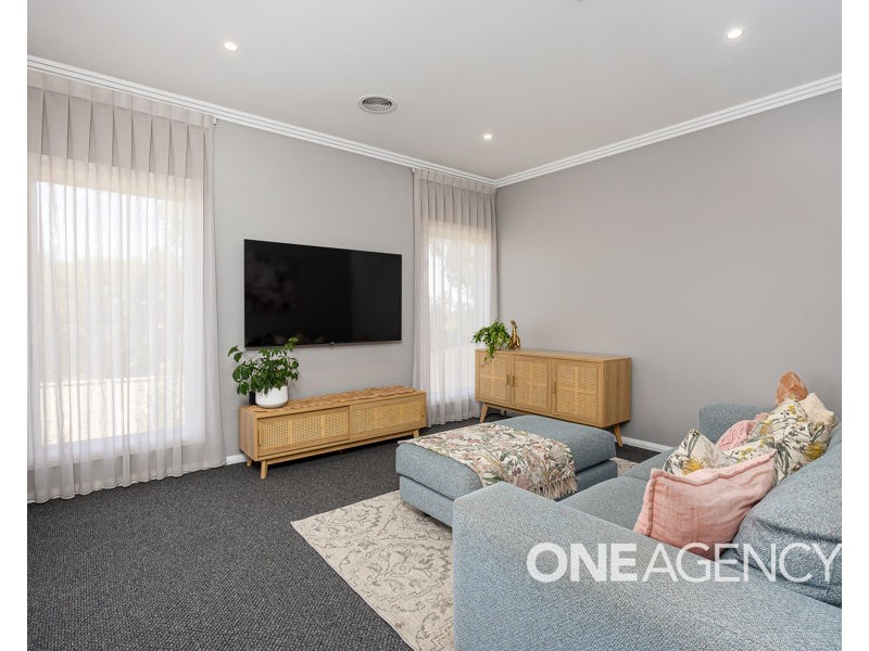 61 MUTTAMA PARADE, Gobbagombalin NSW 2650