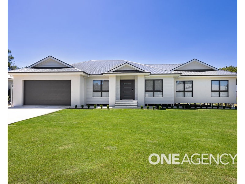 8 PINE COURT, Springvale NSW 2650