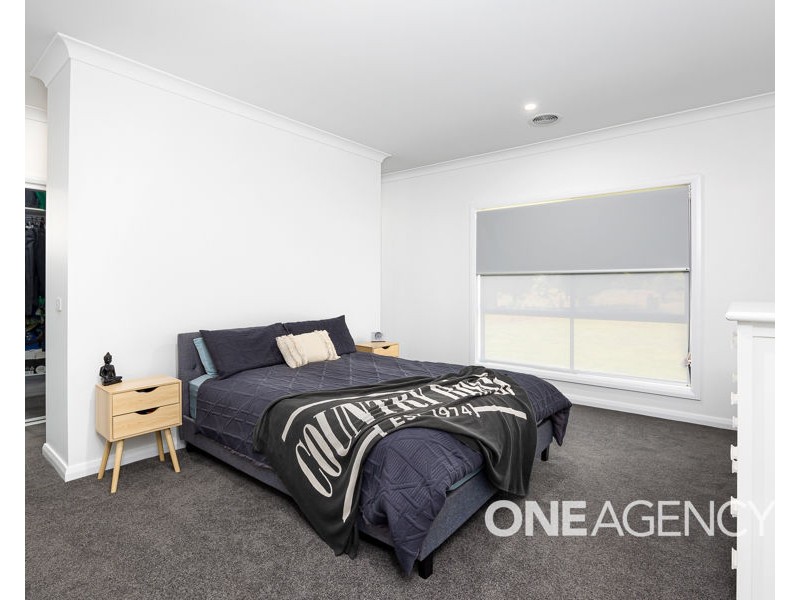 8 PINE COURT, Springvale NSW 2650