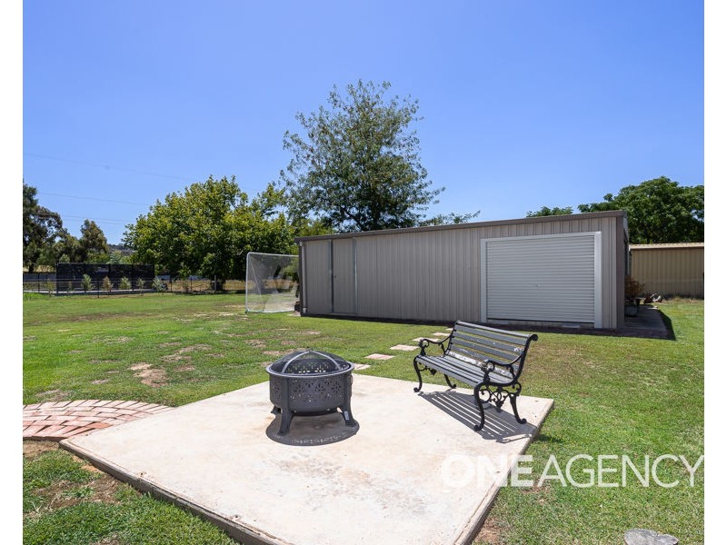 8 PINE COURT, Springvale NSW 2650