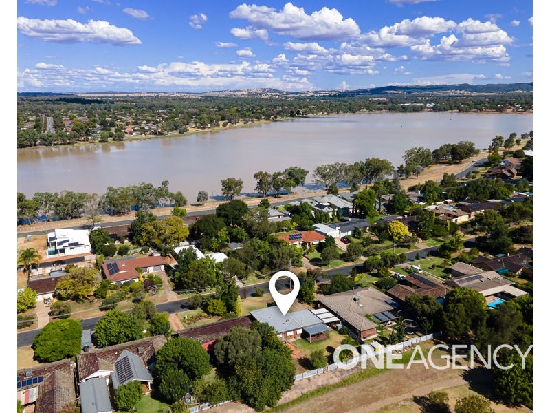 19 NORFOLK AVENUE, Lake Albert NSW 2650