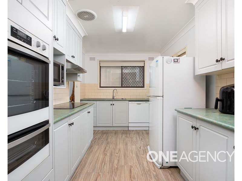 19 NORFOLK AVENUE, Lake Albert NSW 2650