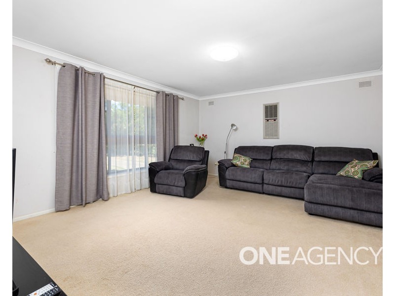 19 NORFOLK AVENUE, Lake Albert NSW 2650