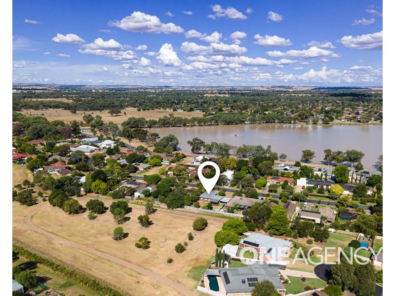 19 NORFOLK AVENUE, Lake Albert NSW 2650