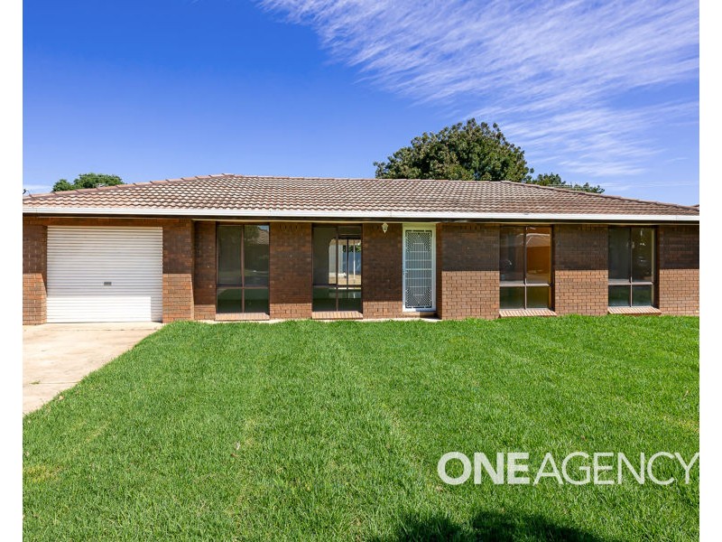 42 BANDERA AVENUE, Glenfield Park NSW 2650