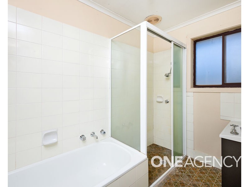 42 BANDERA AVENUE, Glenfield Park NSW 2650