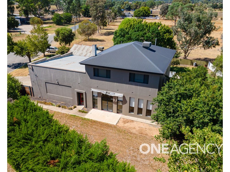 143 HAMPDEN AVENUE, North Wagga Wagga NSW 2650