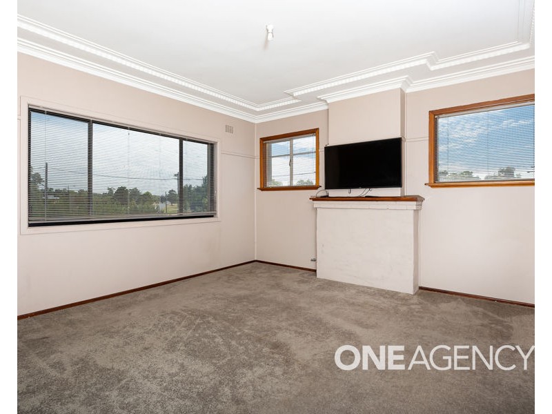 143 HAMPDEN AVENUE, North Wagga Wagga NSW 2650