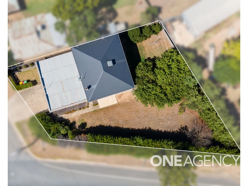 143 HAMPDEN AVENUE, North Wagga Wagga NSW 2650